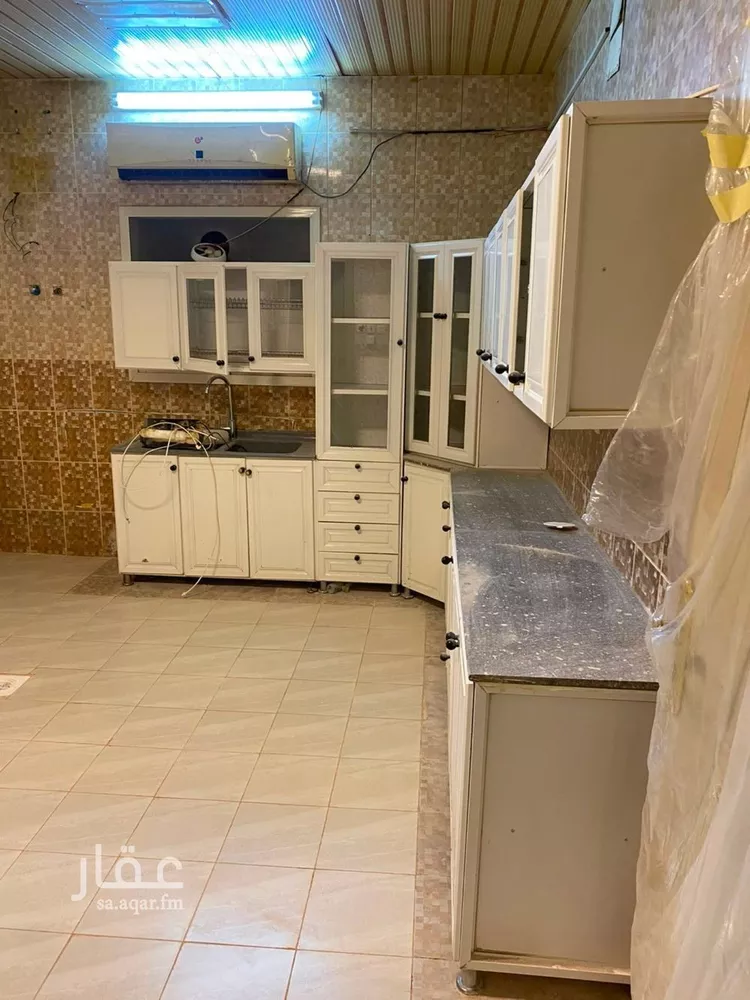 شقة للإيجار في شارع الشيخ حسن بن حسين بن علي, حي الملك فيصل, مدينة الرياض, منطقة الرياض صورة 4