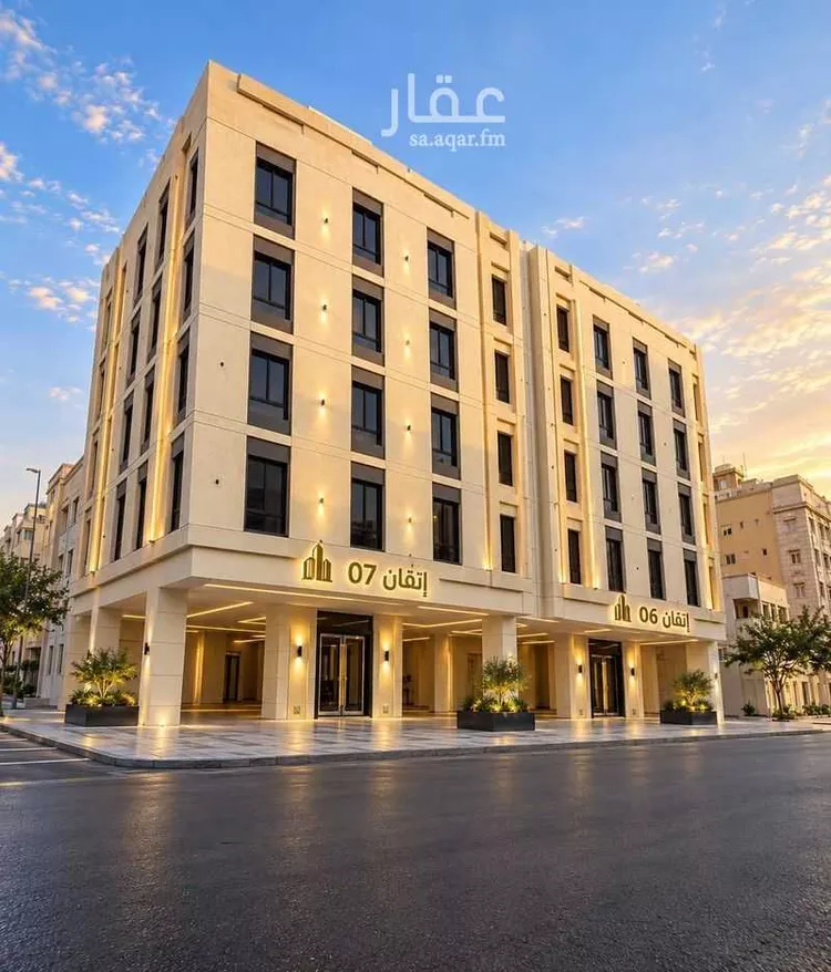 عمارة للبيع في شارع ابن منظور, حي العزيزية, مدينة جدة, منطقة مكة المكرمة