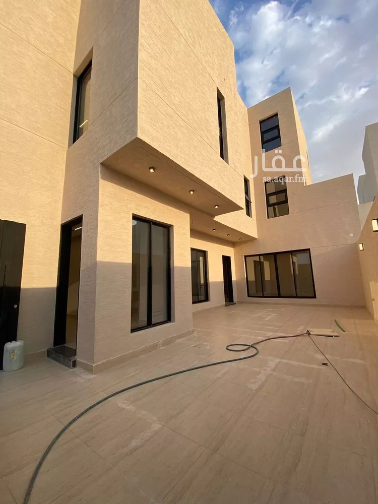 فيلا للبيع في شارع عبدالجبار بن الورد, حي المهدية, مدينة الرياض, منطقة الرياض صورة 4