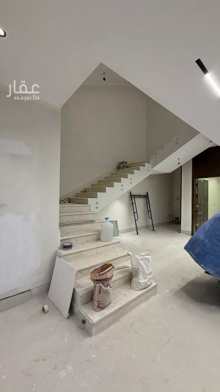 فيلا للبيع في شارع عبدالجبار بن الورد, حي المهدية, مدينة الرياض, منطقة الرياض 15