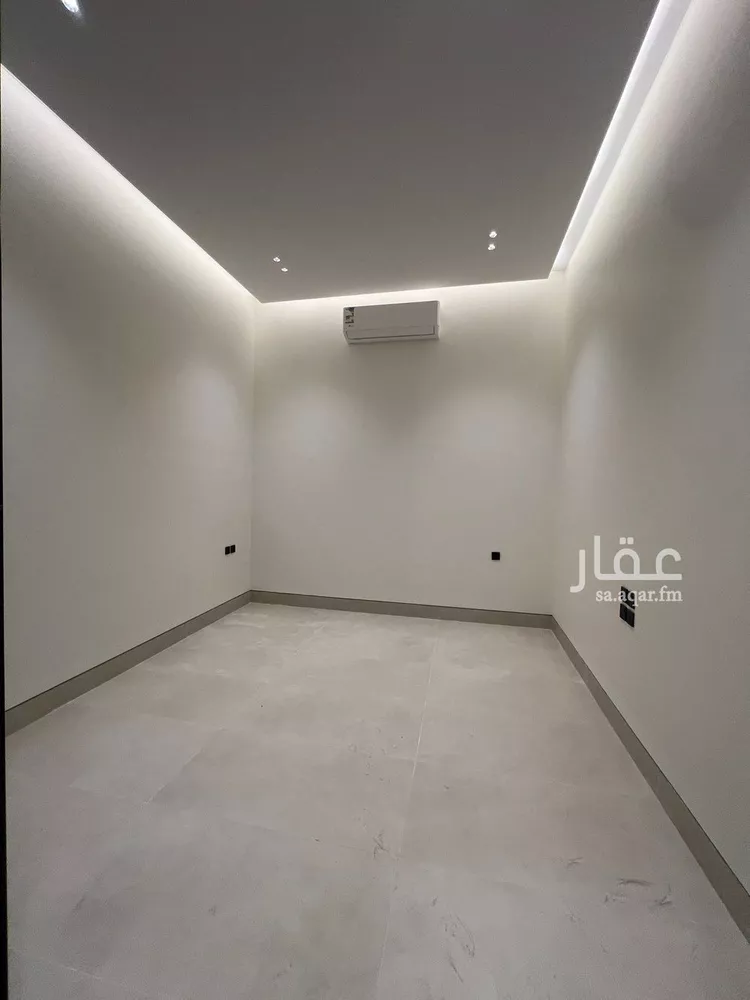 فيلا للبيع في شارع عبدالجبار بن الورد, حي المهدية, مدينة الرياض, منطقة الرياض 8