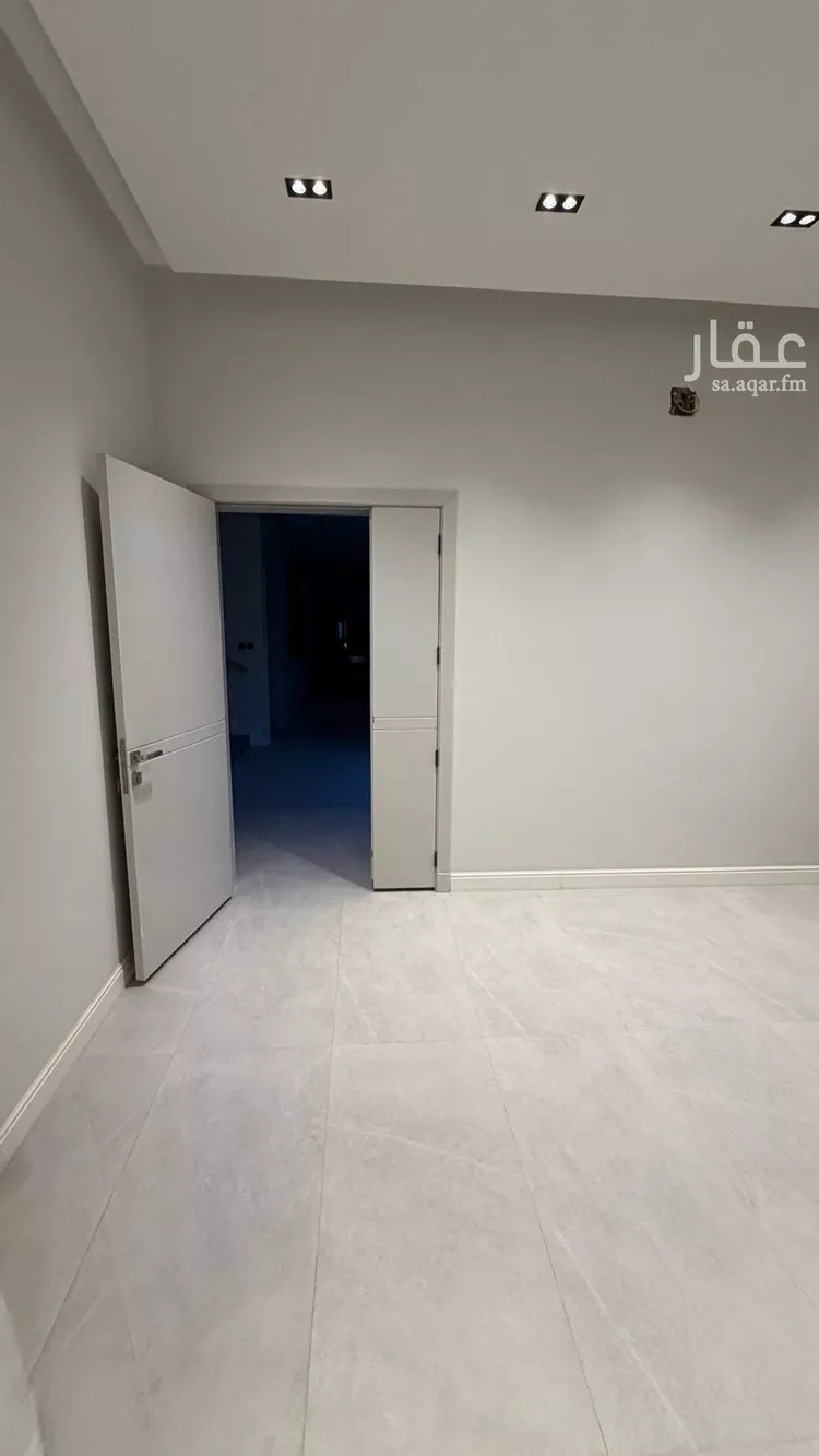 فيلا للبيع في شارع عبدالقادر بن عبدالوارث, حي المهدية, مدينة الرياض, منطقة الرياض 9