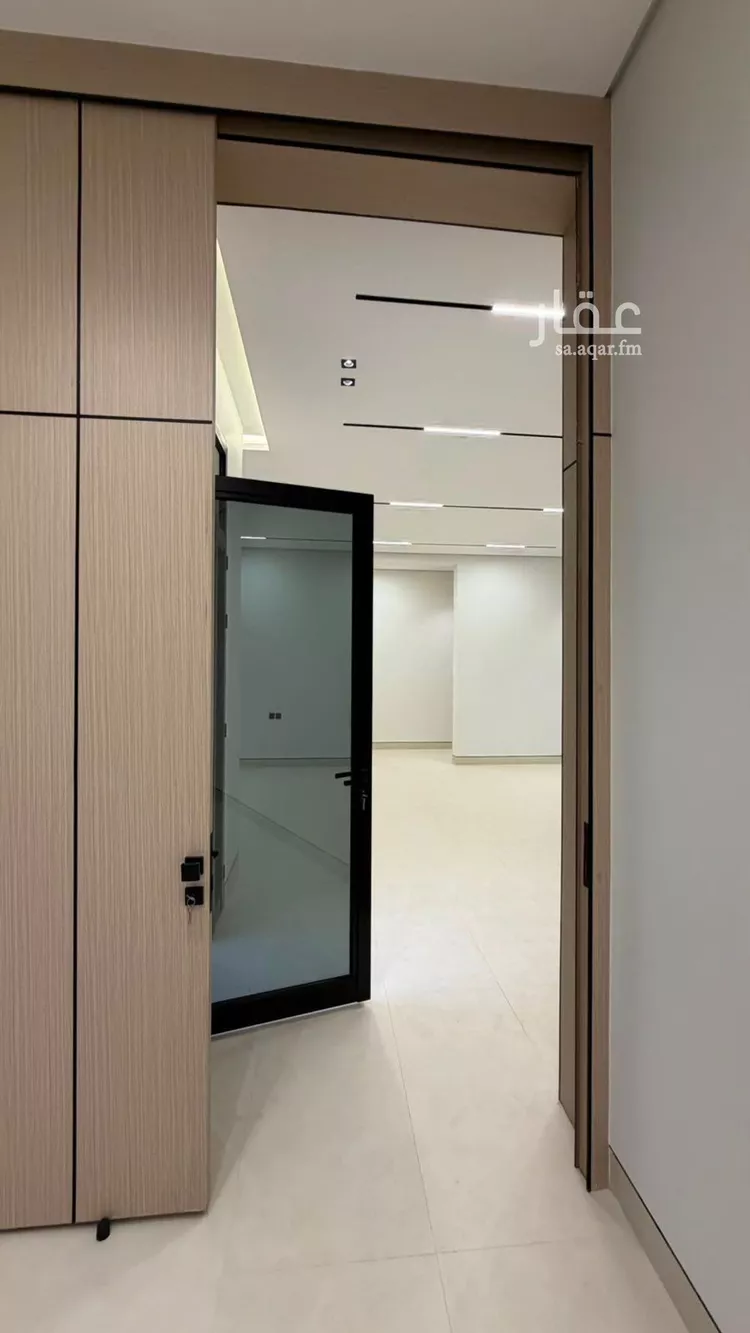 Floor for Sale in Riyadh Al Janadriyah 6