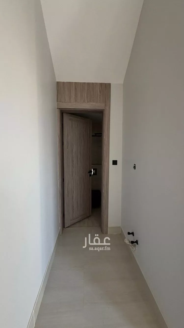 فيلا للبيع في شارع عبدالجبار بن الورد, حي المهدية, مدينة الرياض, منطقة الرياض 18