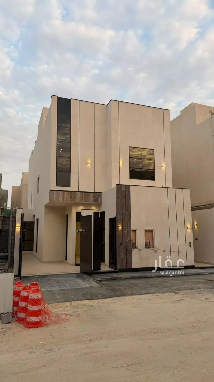 Floor for Sale in Riyadh Al Janadriyah