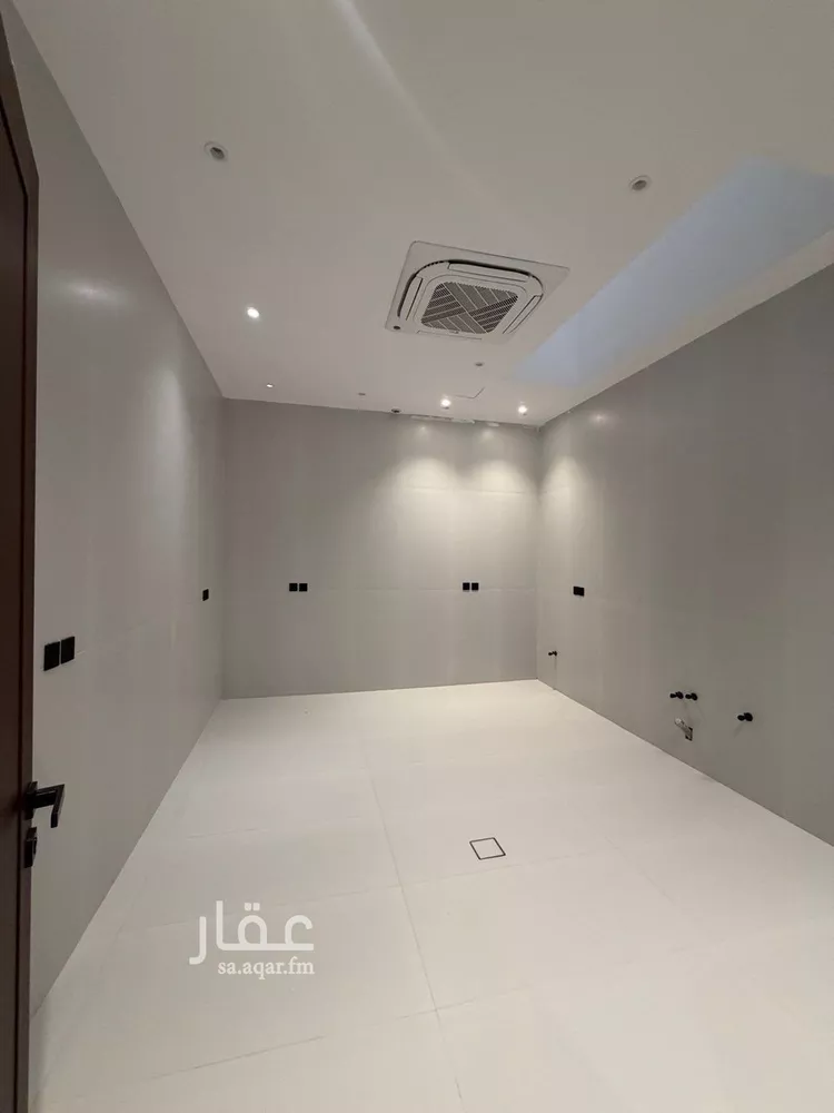 فيلا للبيع في شارع عبدالجبار بن الورد, حي المهدية, مدينة الرياض, منطقة الرياض 14