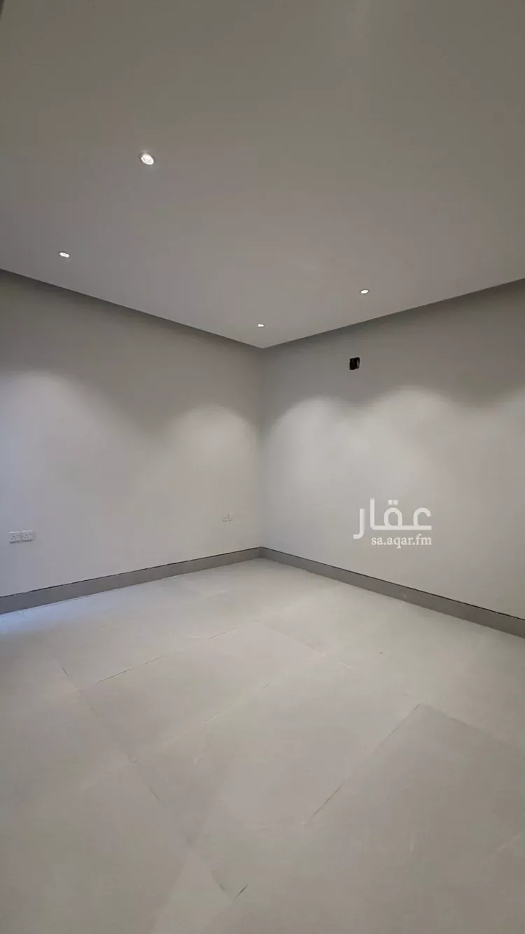 فيلا للبيع في شارع عبدالجبار بن الورد, حي المهدية, مدينة الرياض, منطقة الرياض 8