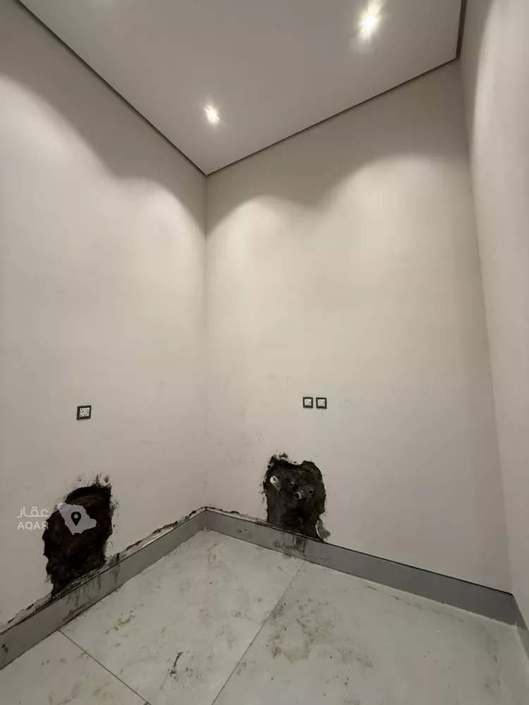 Villa for Sale in Riyadh Al Mahdiyah 13