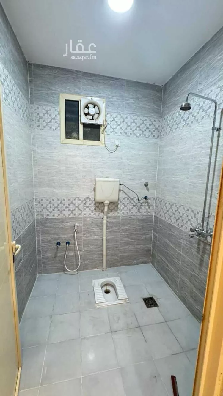 عمارة للإيجار في شارع الورود 4, حي الورود, مدينة صامطة, منطقة جازان صورة 4