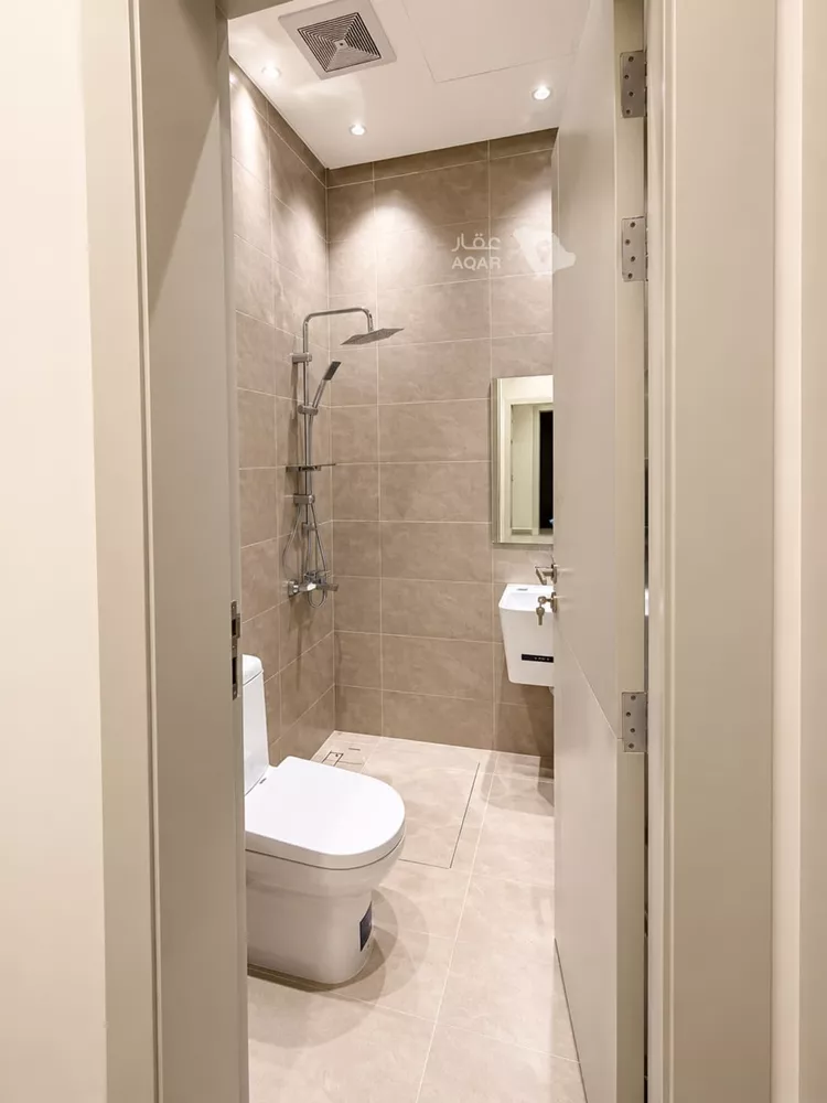 Floor for Rent in Riyadh Ar Rimal 7