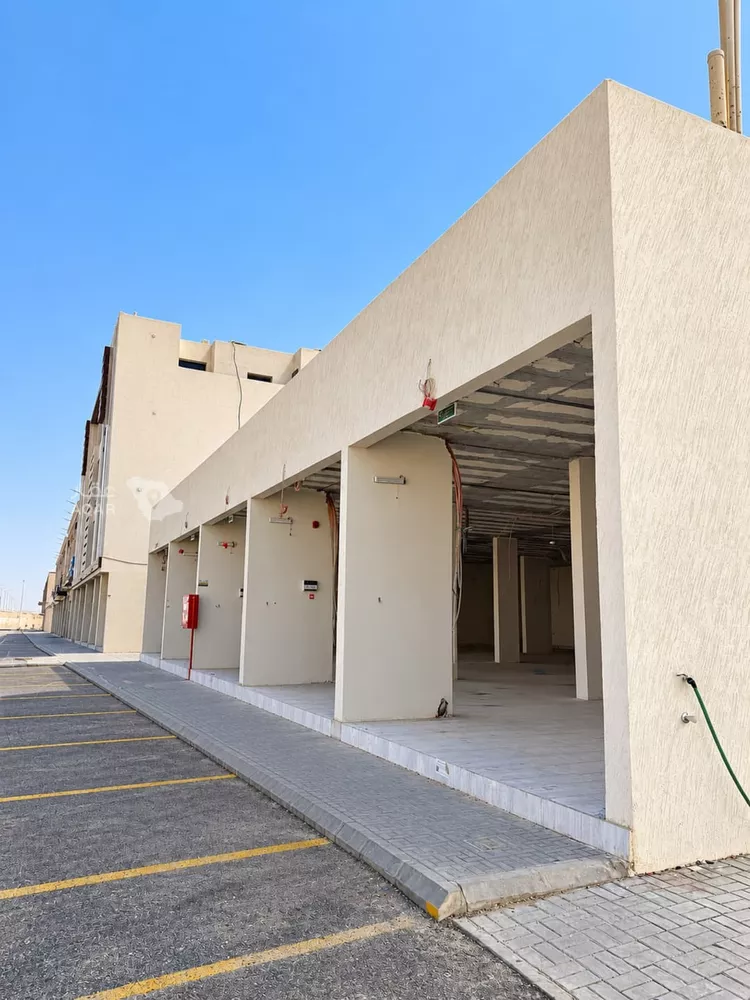 محل للإيجار في شارع عبدالله المويس, حي الرمال, مدينة الرياض, منطقة الرياض صورة 2