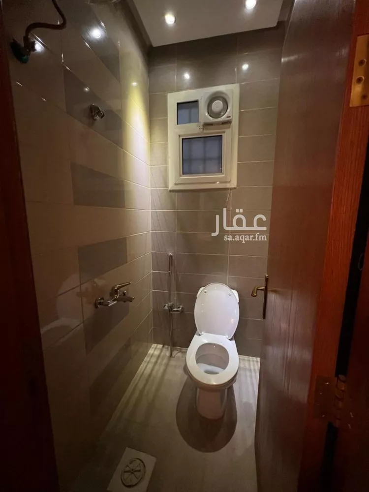 فيلا للإيجار في شارع عمرو بن كلثوم, حي عرقة, مدينة الرياض, منطقة الرياض 16