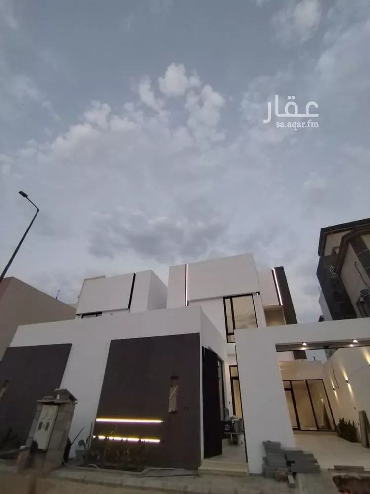 فيلا للبيع في شارع منصور البهوتي, حي بدر, مدينة الرياض, منطقة الرياض