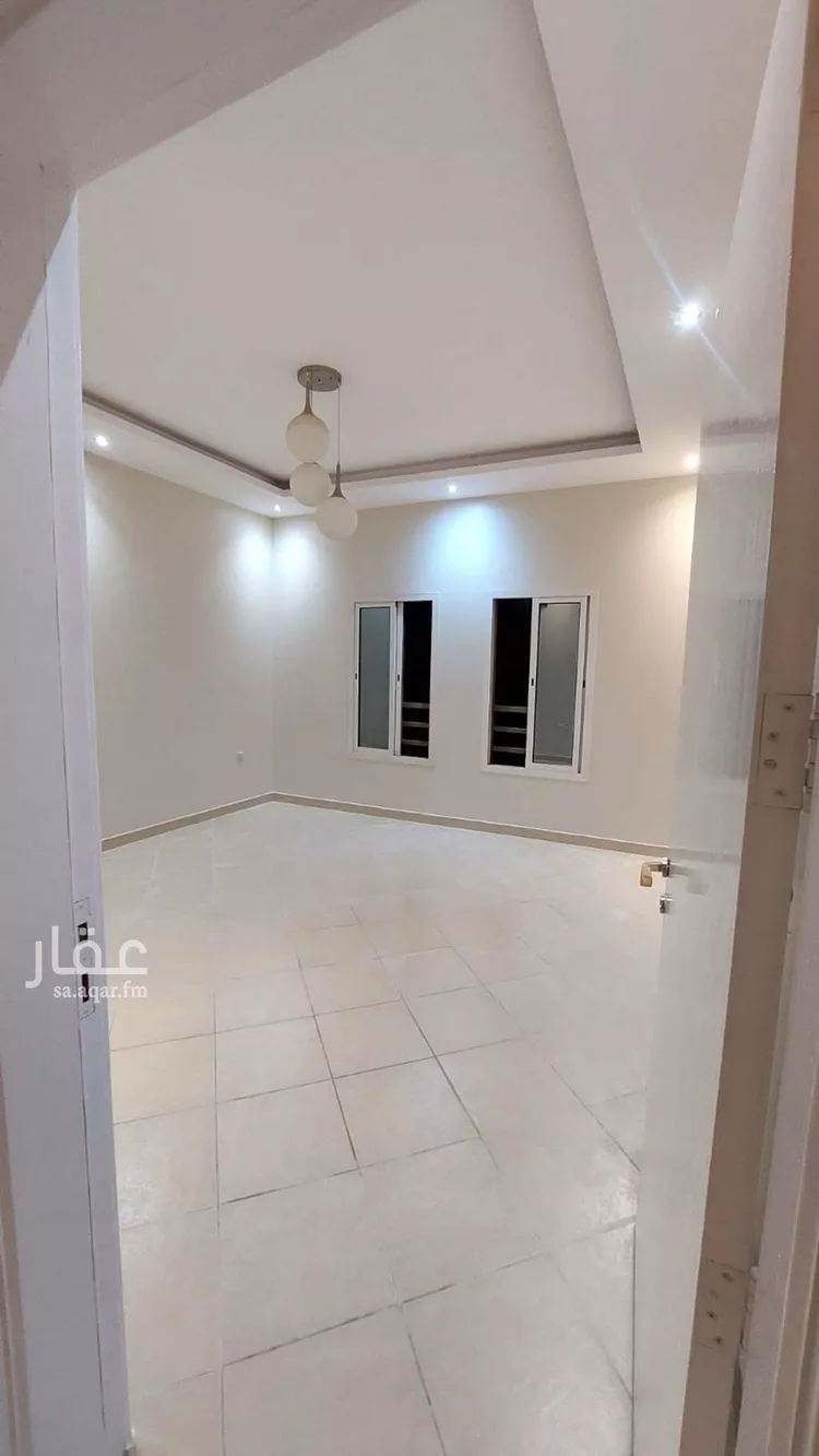 شقة للإيجار في شارع الامام النسائي, حي ظهرة العودة شرق, مدينة الدرعية, منطقة الرياض صورة 2