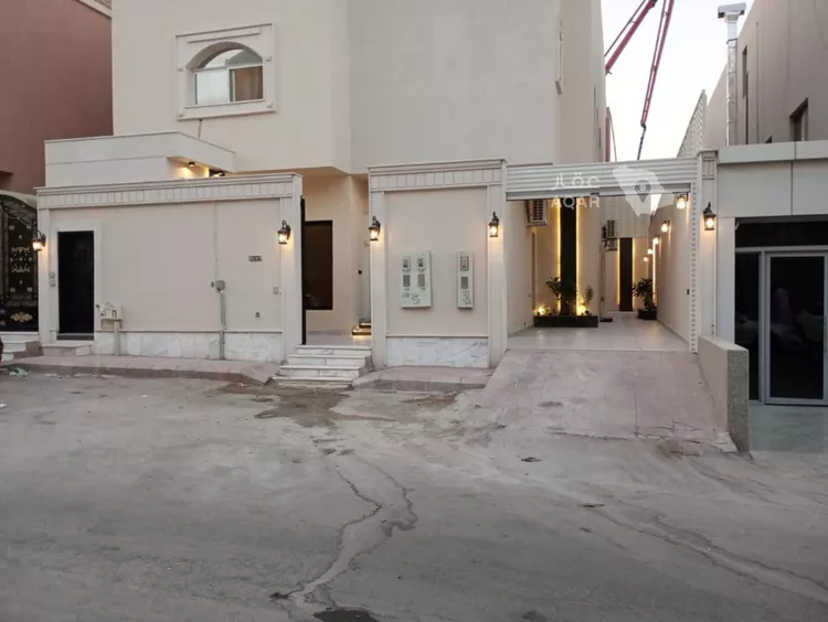 Floor for Rent in Riyadh Al Malqa 20