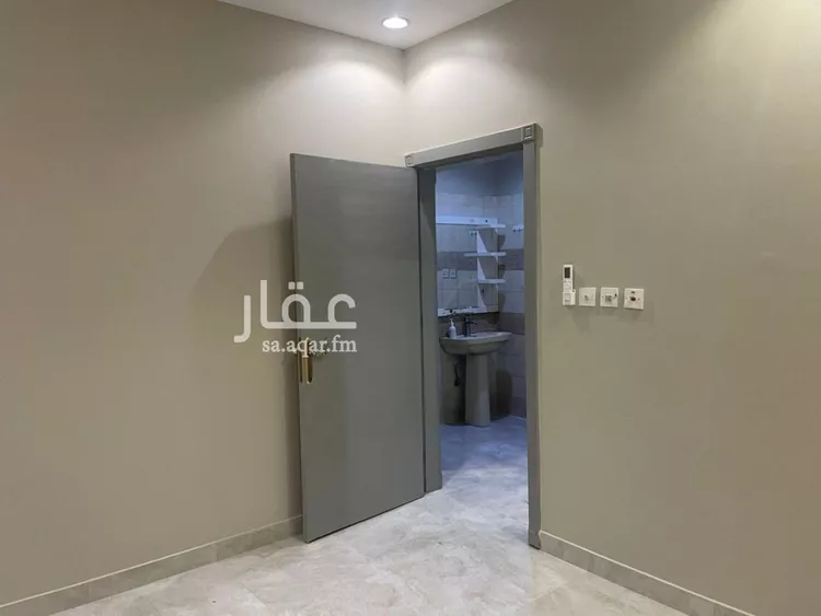 شقة للإيجار في شارع عبدالله بن الزبير, حي العريجاء الغربي, مدينة الرياض, منطقة الرياض 8