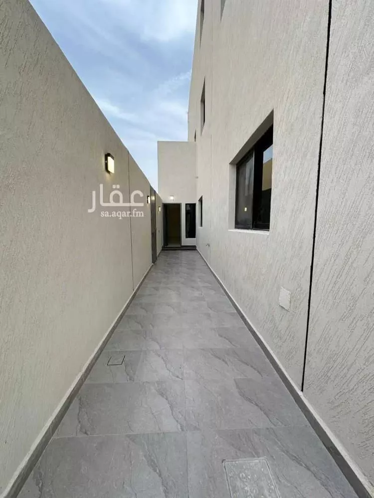 Floor for Sale in Riyadh Tuwaiq