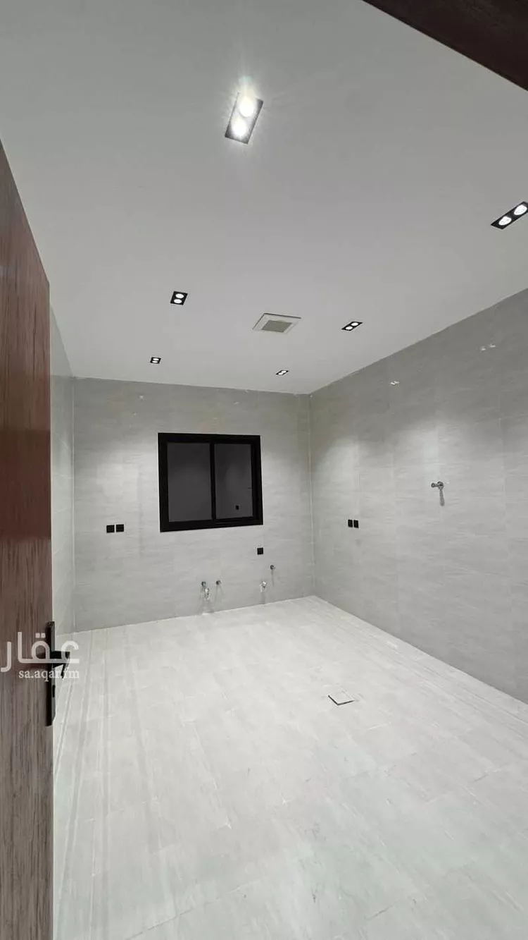 Floor for Sale in Riyadh Dhahrat Namar 20