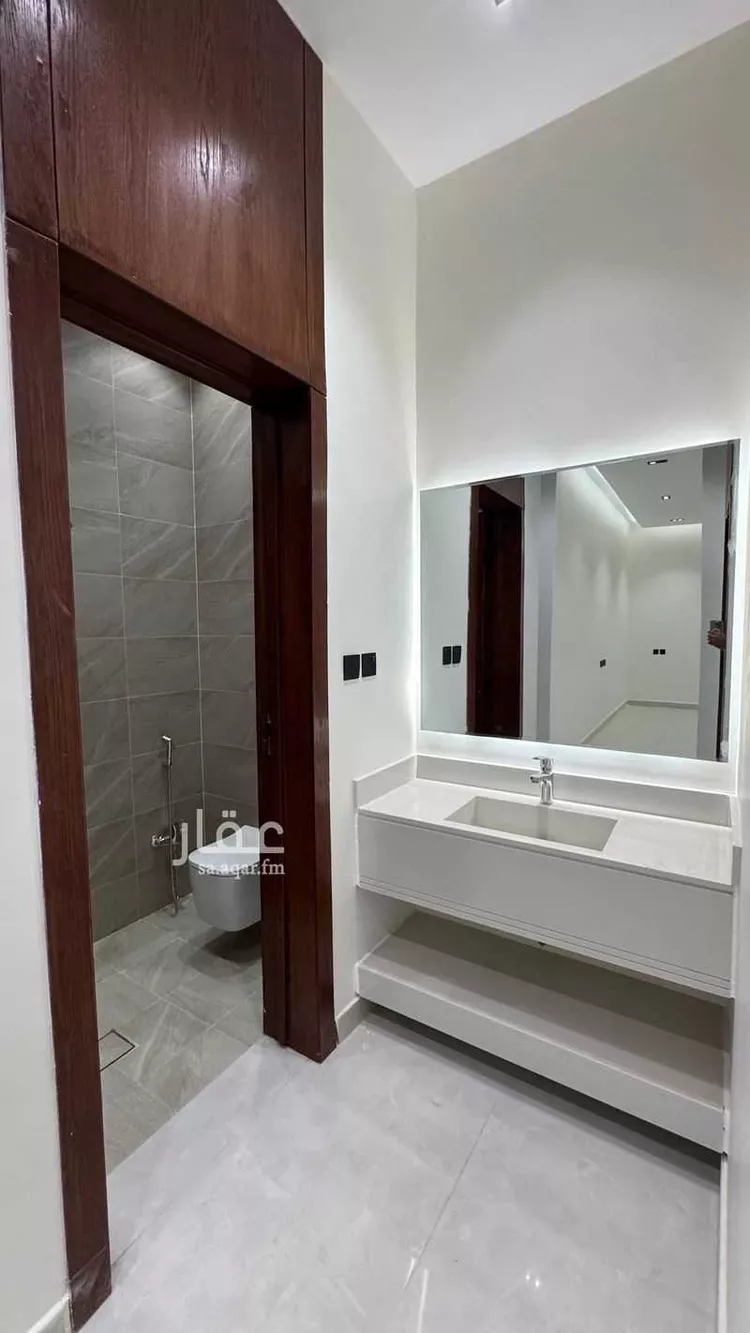 Floor for Sale in Riyadh Dhahrat Namar 15