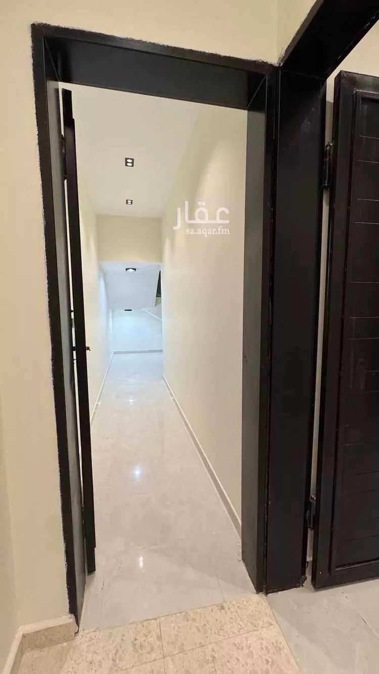 Floor for Sale in Riyadh Dhahrat Namar 17