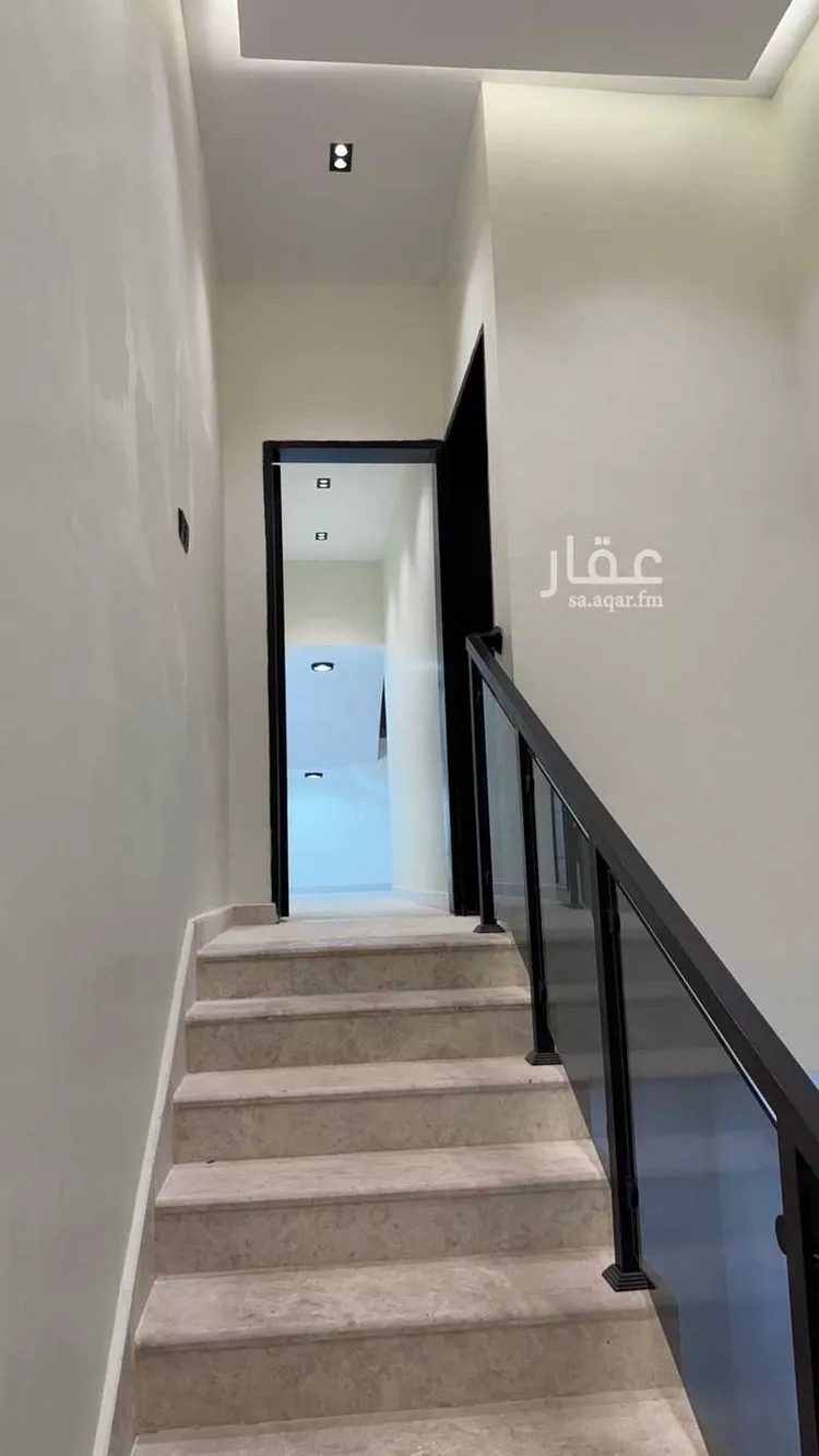 Floor for Sale in Riyadh Dhahrat Namar 14