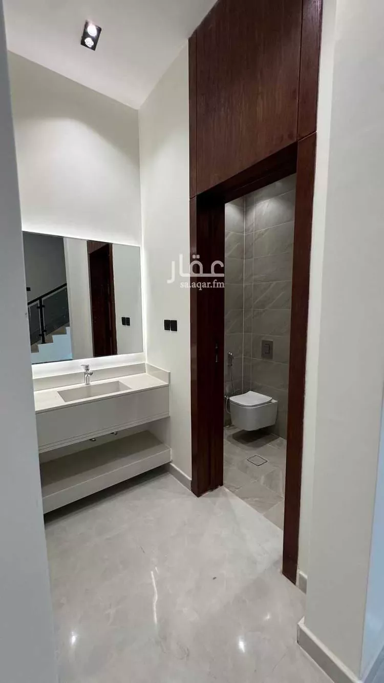Floor for Sale in Riyadh Dhahrat Namar 24