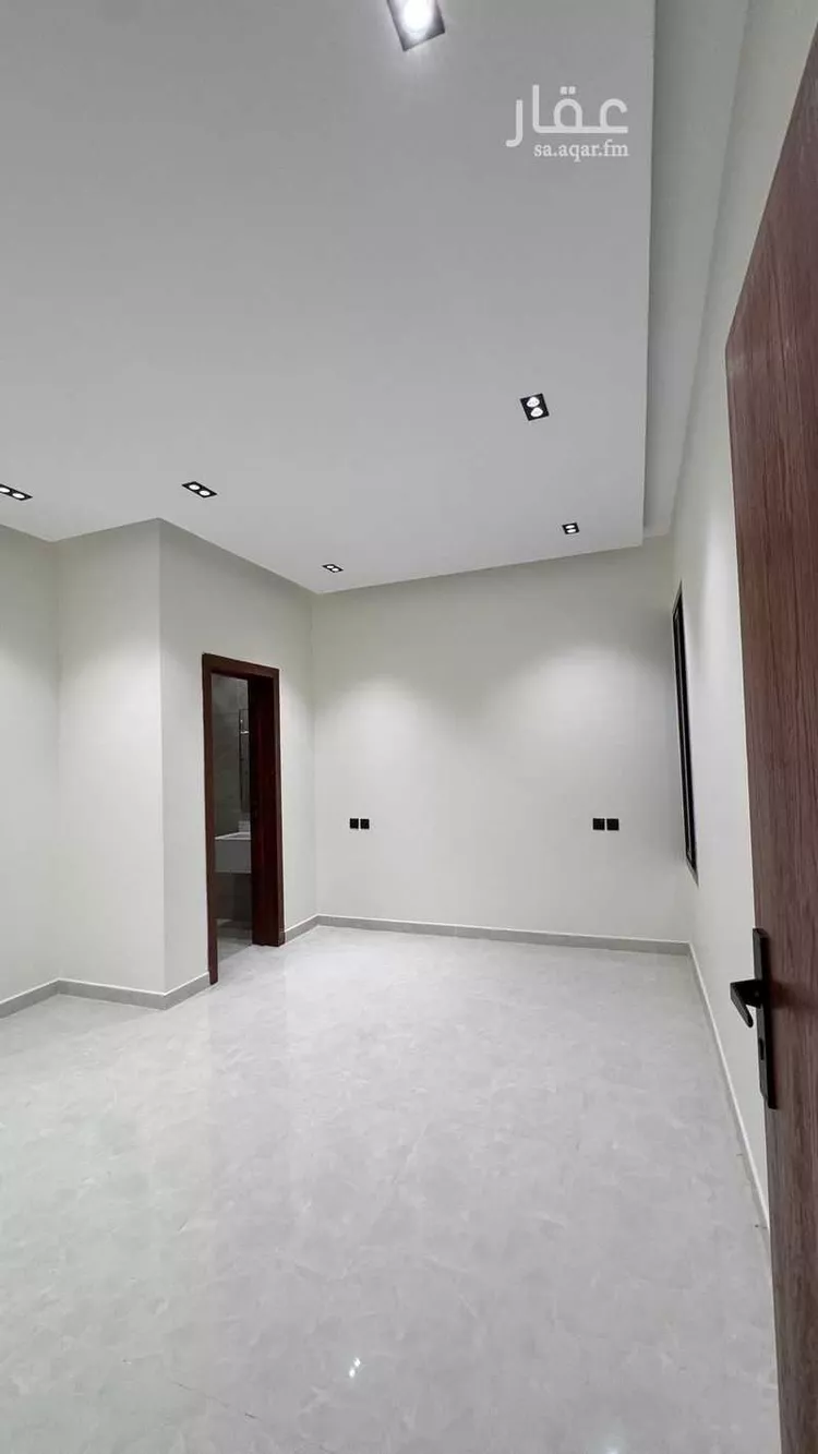 Floor for Sale in Riyadh Dhahrat Namar 21