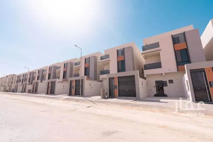 فيلا للبيع في شارع العاصفه, حي الأمواج, مدينة الخبر, المنطقة الشرقية