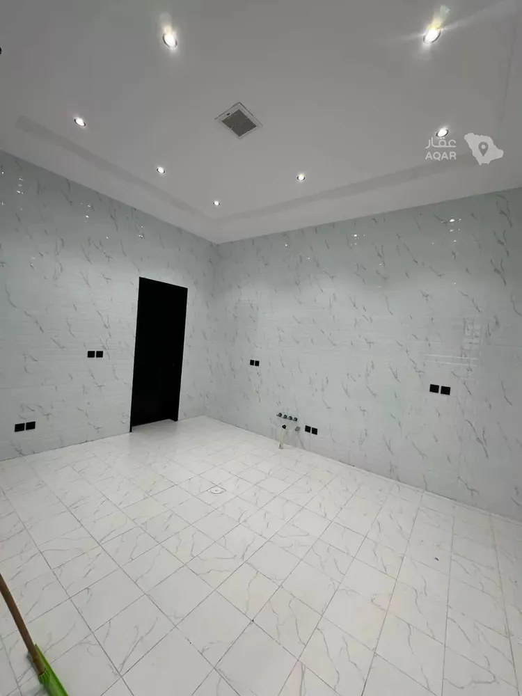 Floor for Sale in Riyadh An Nahdah 8