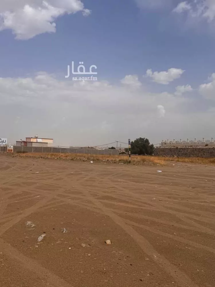 أرض للإيجار في شارع طريق الملك عبدالله, حي المسك, مدينة أبها, منطقة عسير