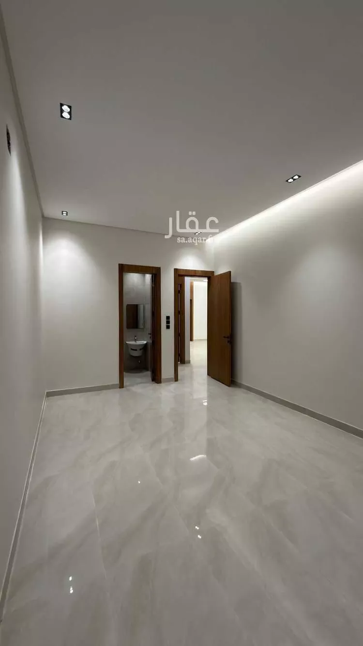 دور للبيع في شارع مكة المكرمة, حي الملك عبدالعزيز, مدينة الرياض, منطقة الرياض صورة 5