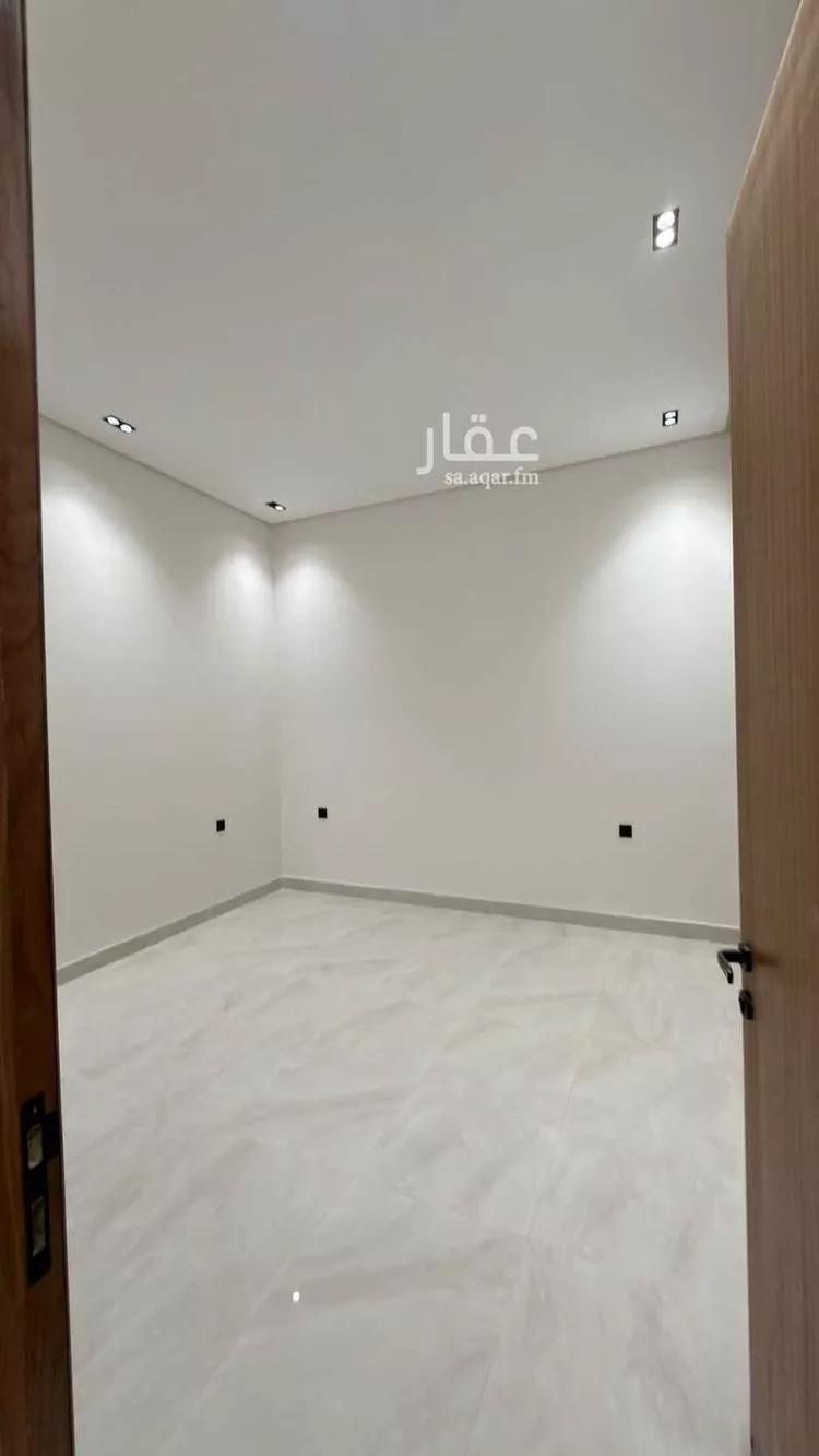 دور للبيع في شارع مكة المكرمة, حي الملك عبدالعزيز, مدينة الرياض, منطقة الرياض صورة 2
