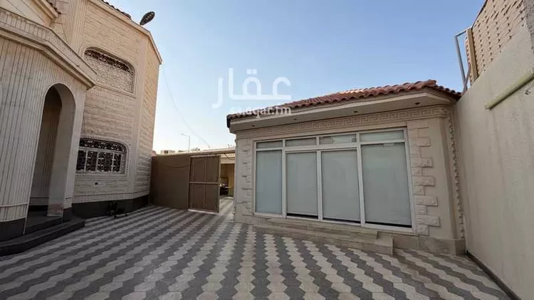 فيلا للبيع في شارع العوينة, حي إشبيلية, مدينة الرياض, منطقة الرياض صورة 2