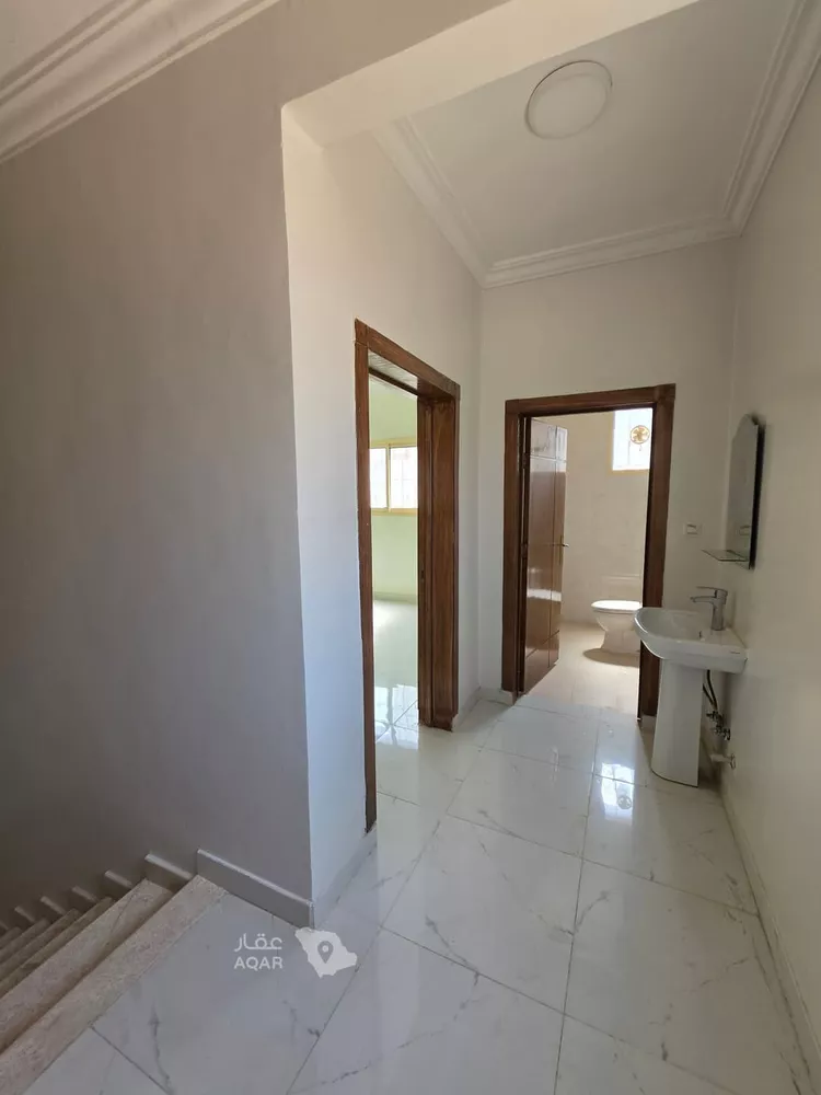 فيلا للبيع في شارع رقم 86, حي العزيزية, مدينة الرياض, منطقة الرياض صورة 3
