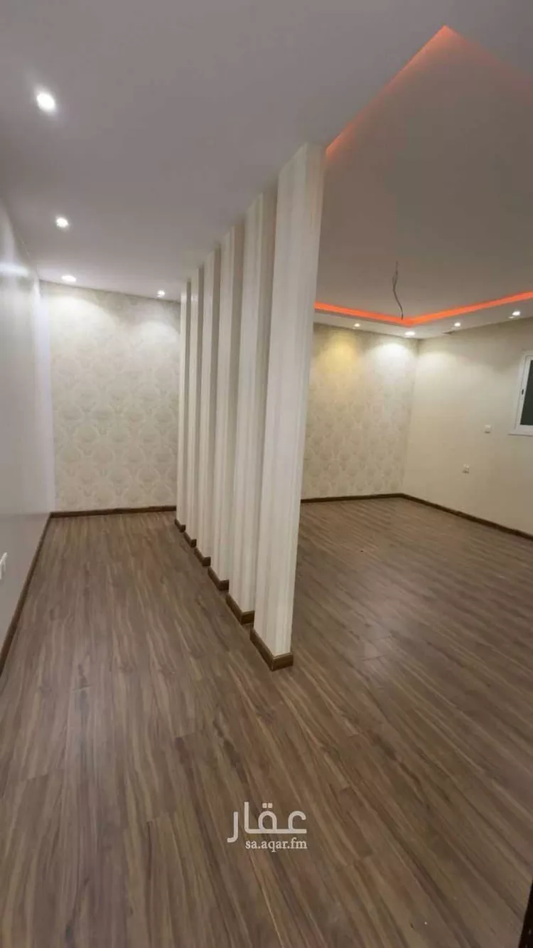 Floor for Rent in Riyadh Al Uraija Al Wusta
