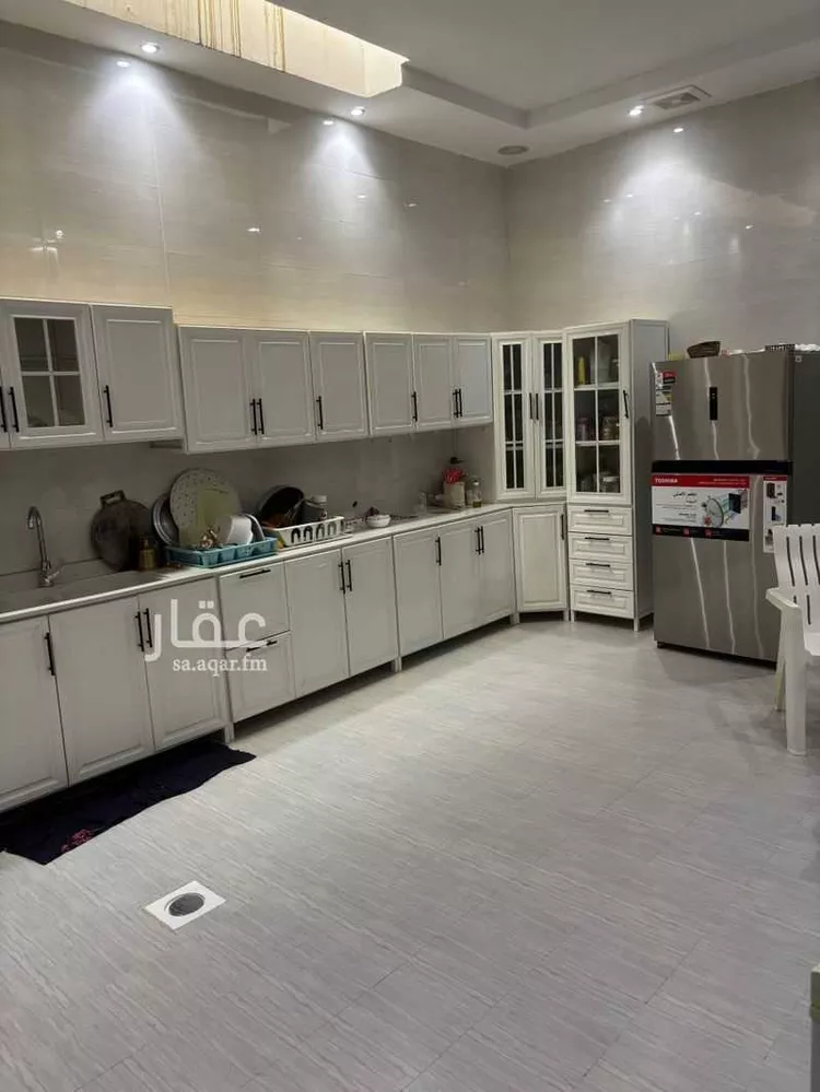 فيلا للبيع في شارع عبدالله بن جعفر, حي الرمال, مدينة الرياض, منطقة الرياض صورة 2