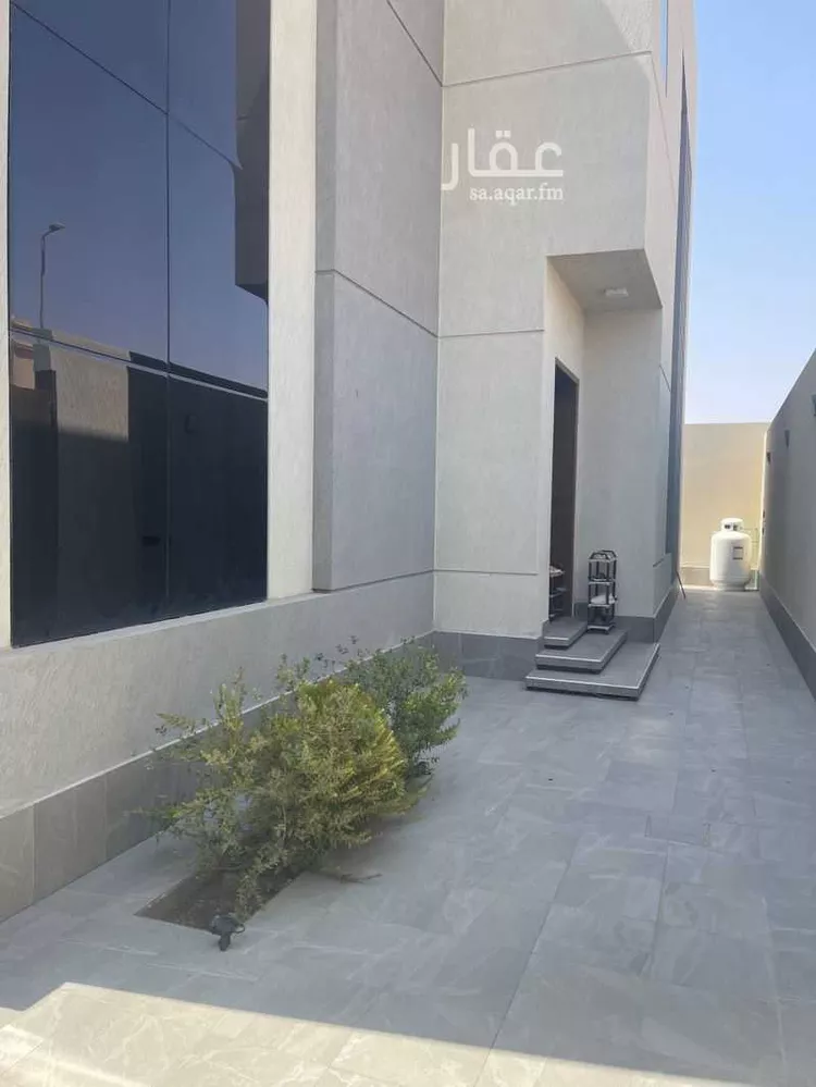 فيلا للبيع في شارع عبدالله ابن الارقم, حي الغربي, مدينة الرس, منطقة القصيم 6