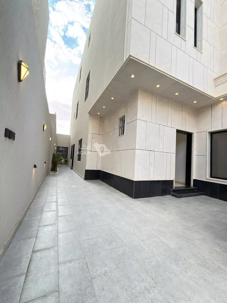 Floor for Sale in Riyadh An Nadhim 4