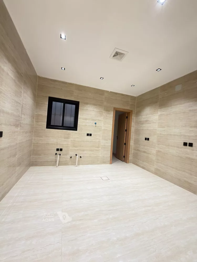 Floor for Sale in Riyadh An Nadhim 2