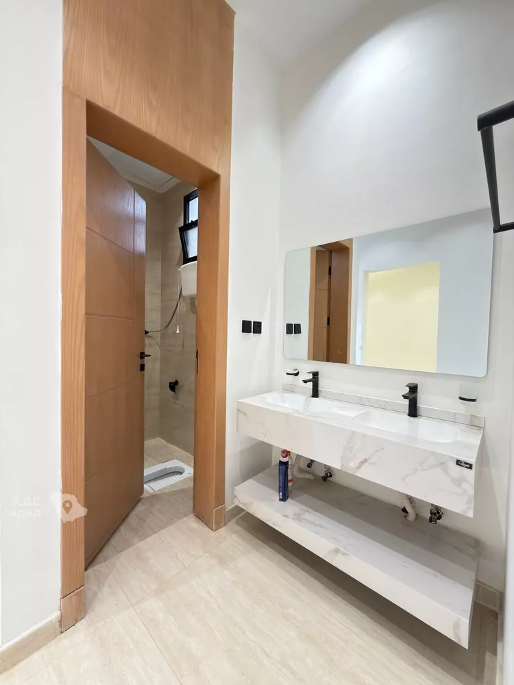 Floor for Sale in Riyadh An Nadhim 3