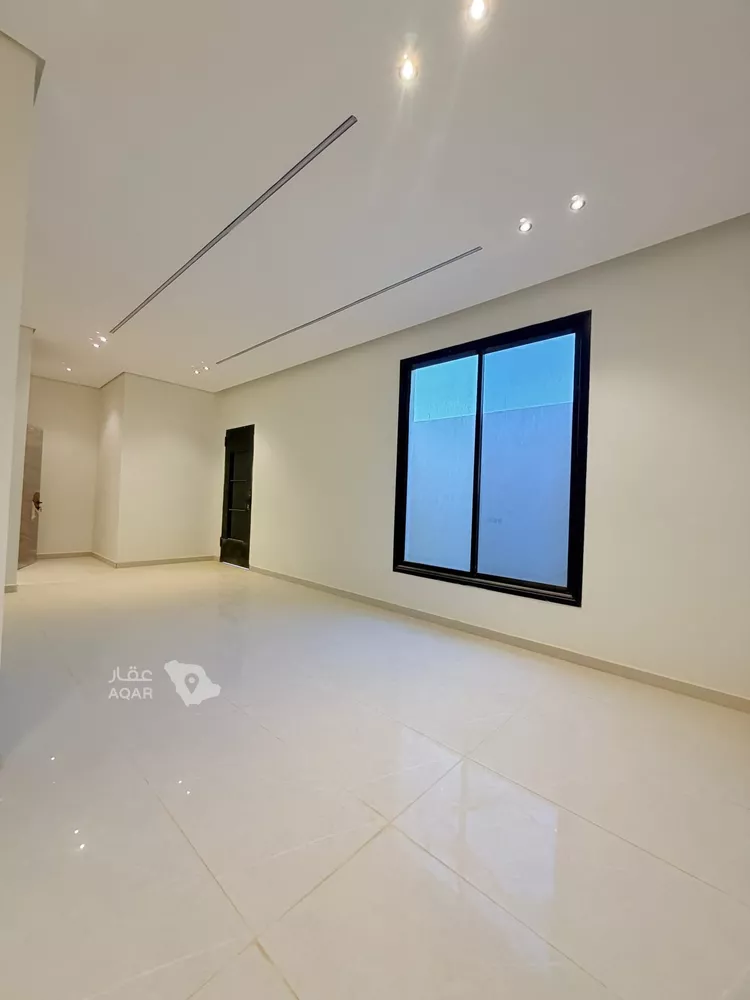 Floor for Sale in Riyadh Al Janadriyah 6