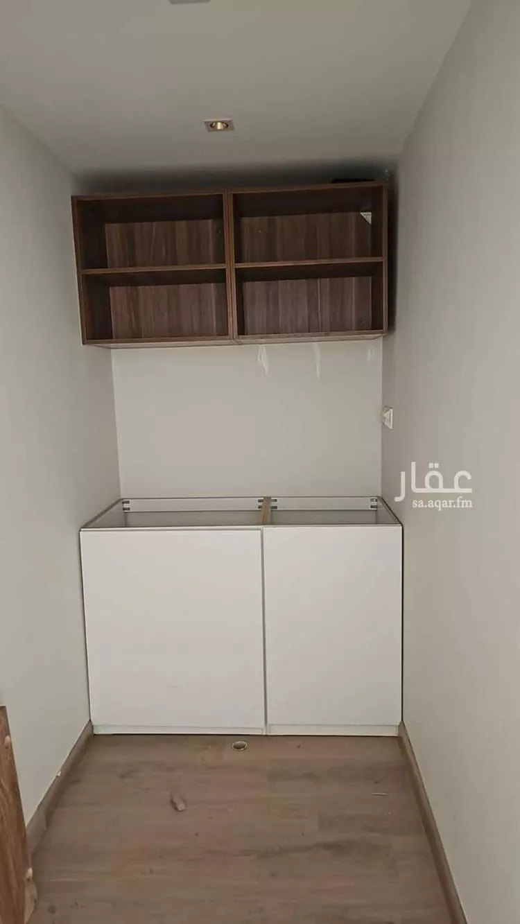 مكتب تجاري للإيجار في شارع جرير بن عبدالله البجلي, حي مغرزات, مدينة الرياض, منطقة الرياض صورة 4