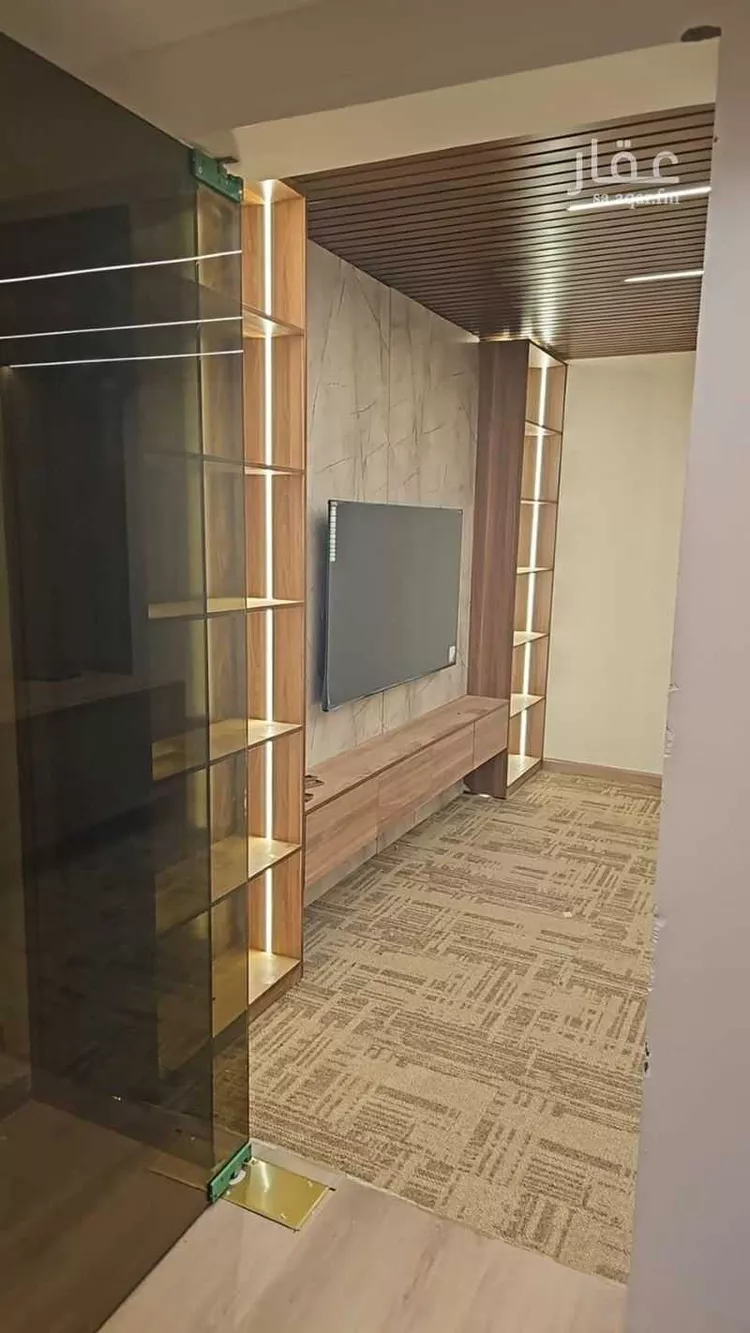 مكتب تجاري للإيجار في شارع جرير بن عبدالله البجلي, حي مغرزات, مدينة الرياض, منطقة الرياض صورة 2