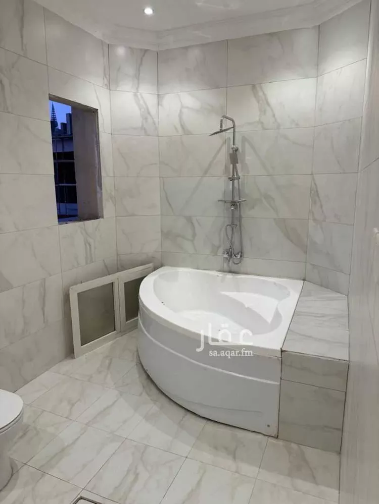 Floor for Rent in Riyadh Al Olaya 13