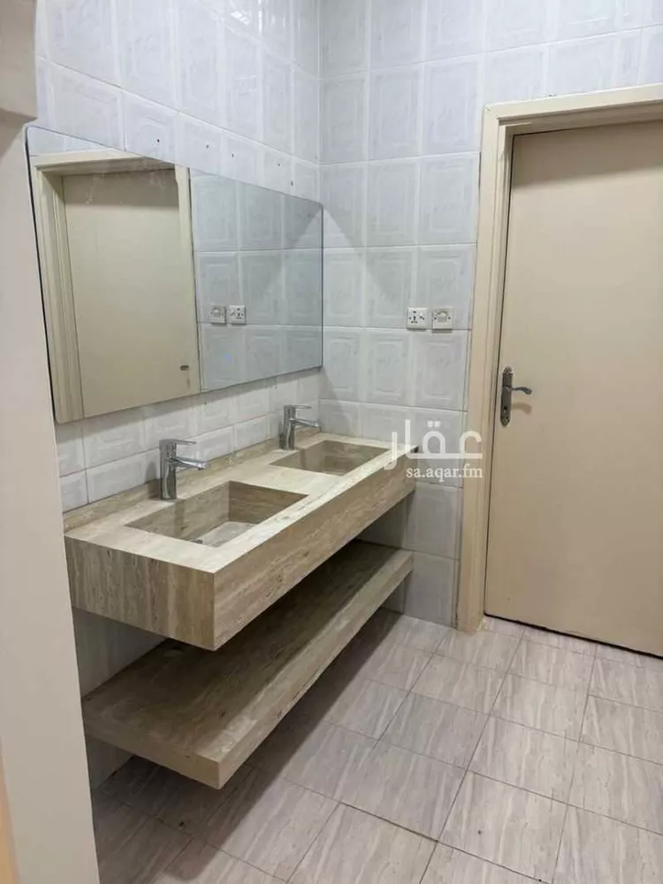 Floor for Rent in Riyadh Al Olaya 22