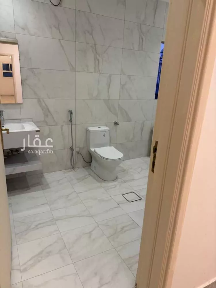 Floor for Rent in Riyadh Al Olaya 10