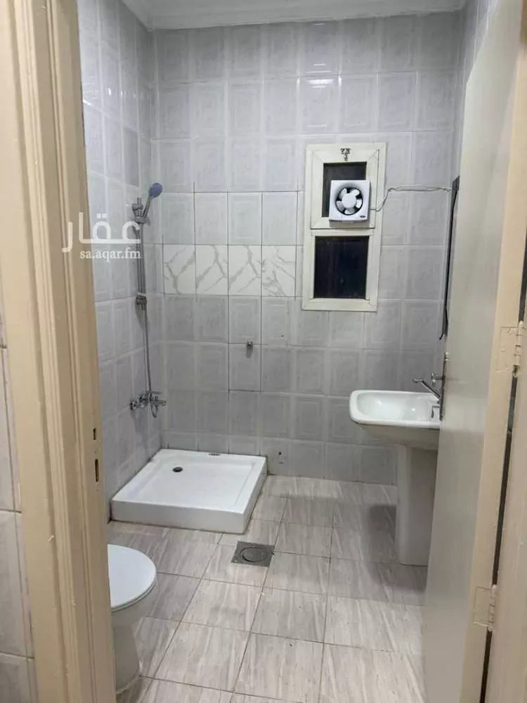 Floor for Rent in Riyadh Al Olaya 20