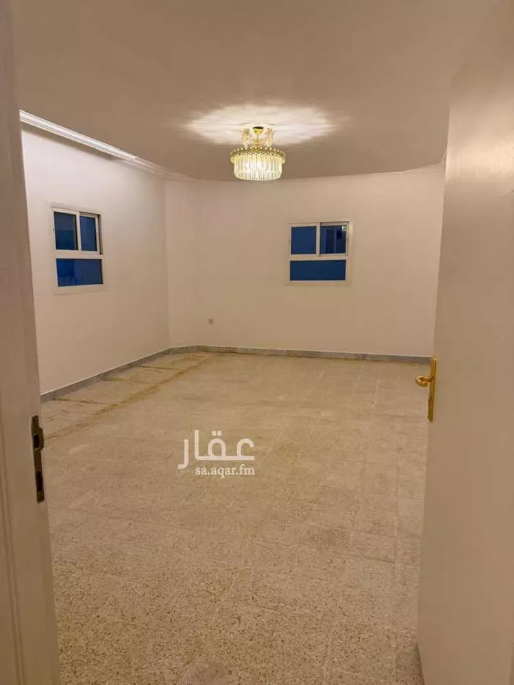 Floor for Rent in Riyadh Al Olaya 11