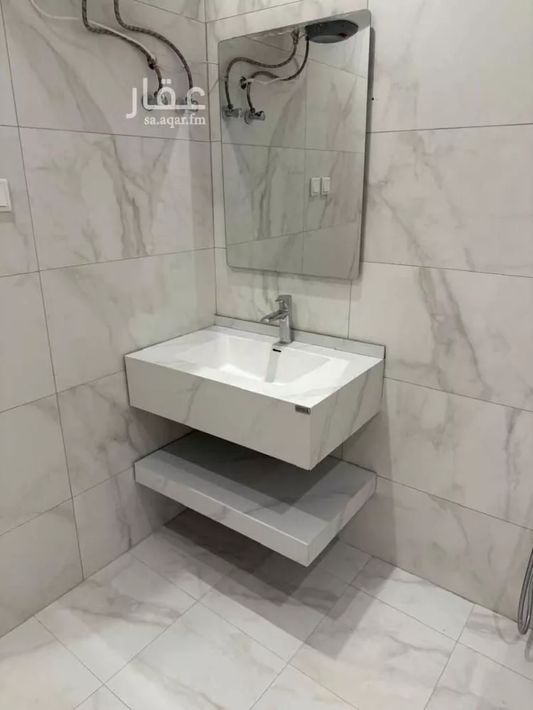 Floor for Rent in Riyadh Al Olaya 12
