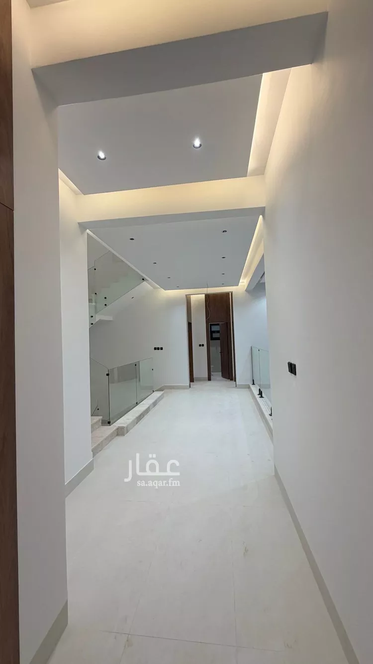 فيلا للبيع في شارع فؤاد محمد عمر توفيق, حي المهدية, مدينة الرياض, منطقة الرياض 17